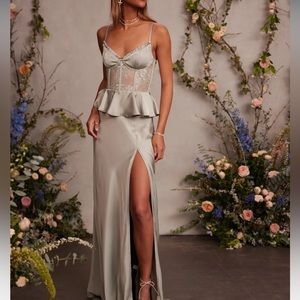 V Chapman Dianthus Dress in Sage